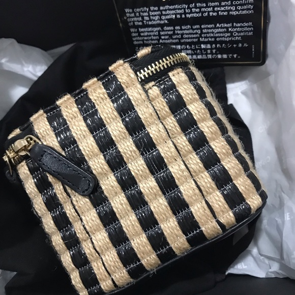 Chanel vanity case purse - Picture 4 of 6